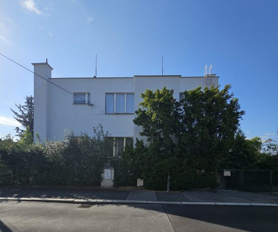 3. Dovolilova vila Na Ostrohu 43 (3)
