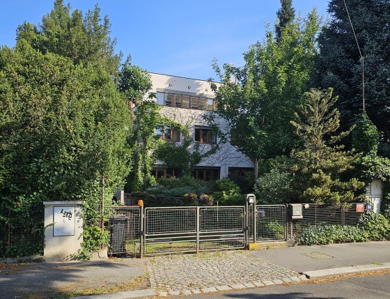 10. Řezáčova vila Na Ostrohu 56 (2)